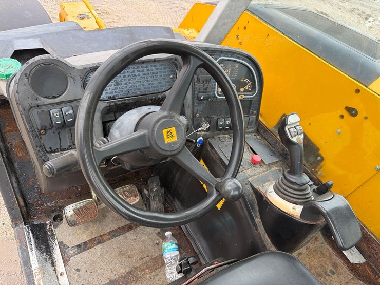 2016-jcb-525-60-image-14