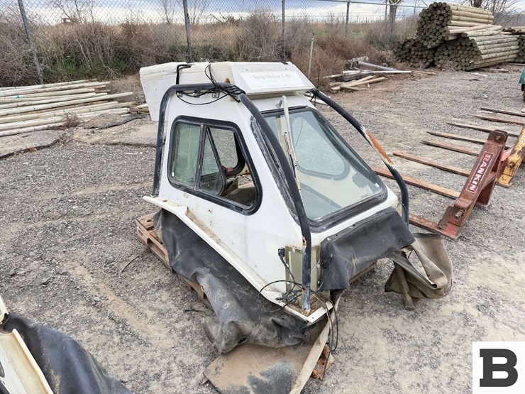 key-dollar-cab-orchard-tractor-cab-image-4