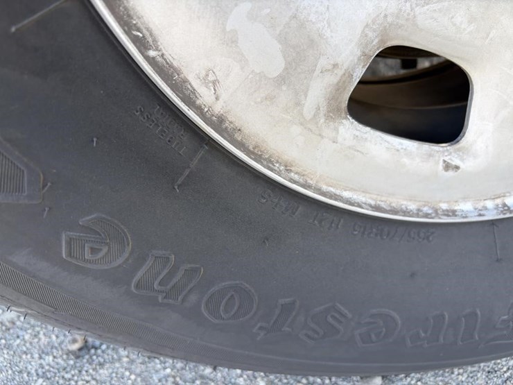 2017-chevrolet-colorado-image-28