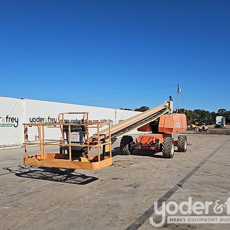 2016 JLG 800S