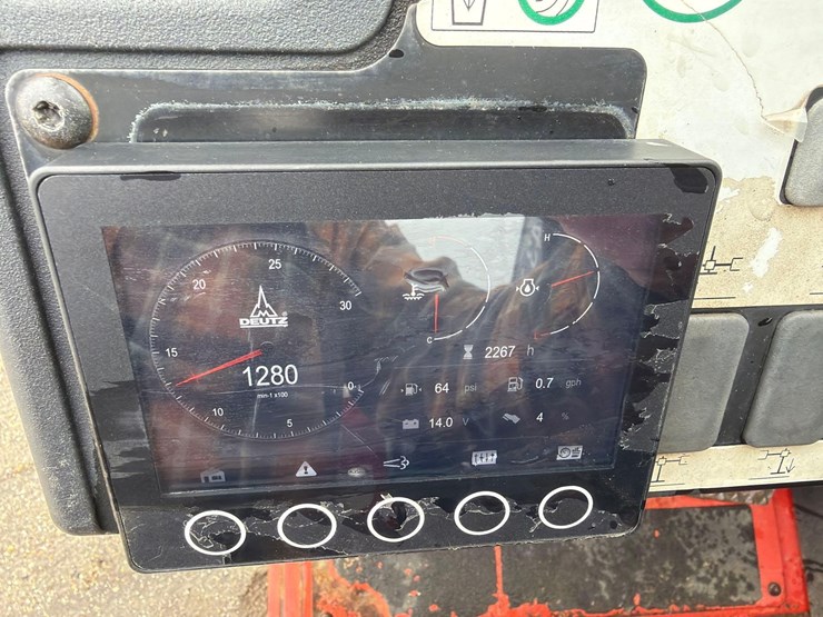 2017-skyjack-sj643th-image-15