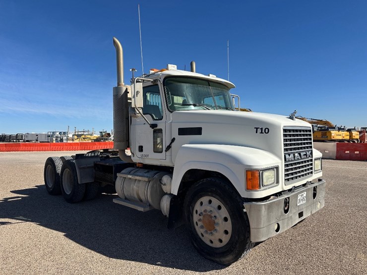 2005-mack-chn613-image-3