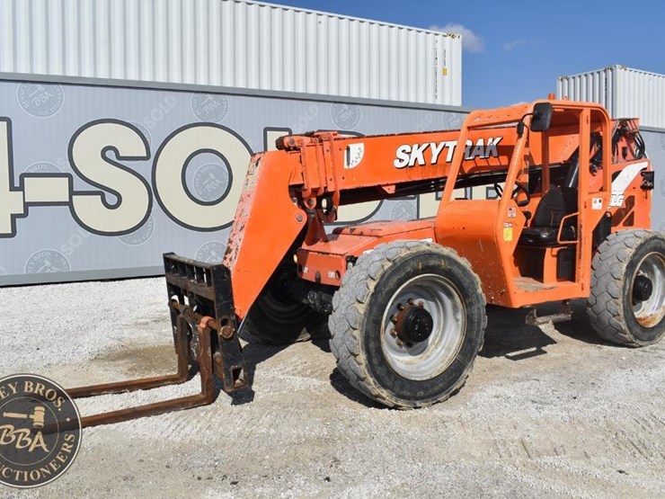 2015-sky-trak-8042-image-4