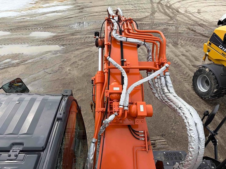 2023-hitachi-zx225us-image-21