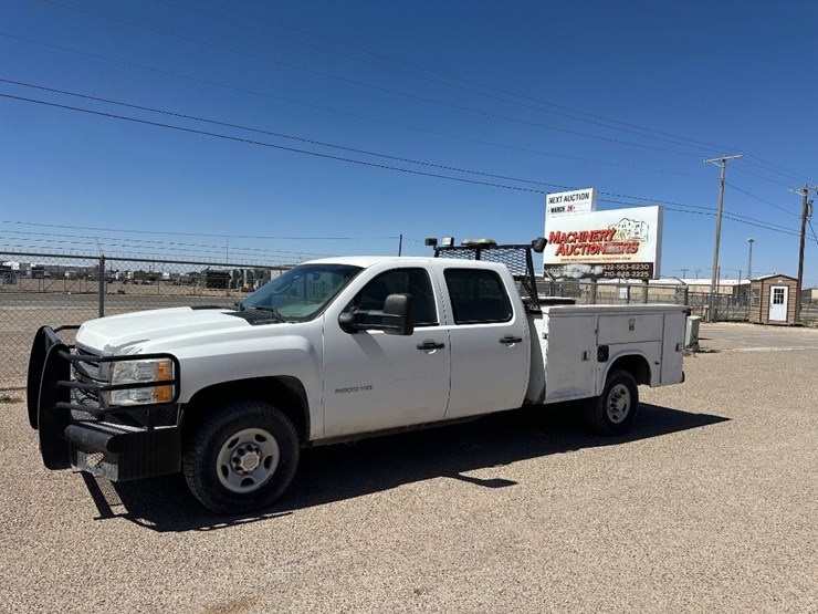2010-chevrolet-silverado-2500hd-image-1