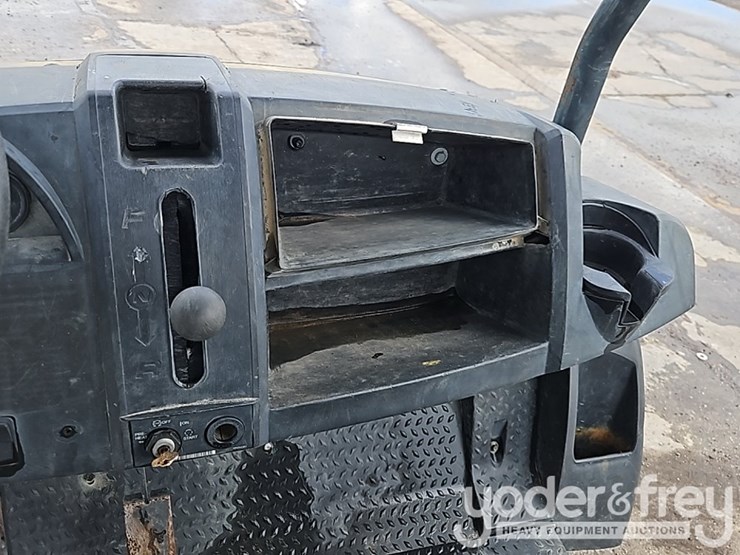 2021-club-car-carryall-1700d-image-23