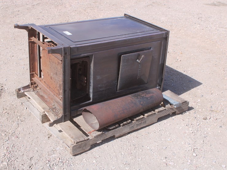 #3002-•-antique-universal-wood-stove-image-2