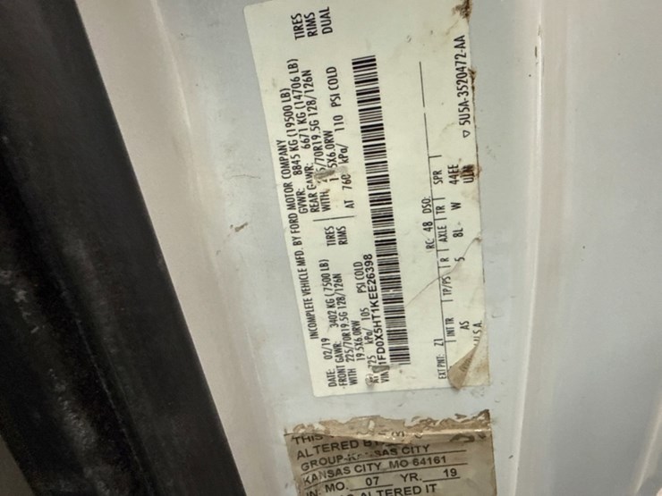 2019-ford-f550-image-1