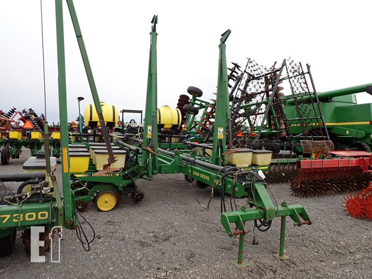 john-deere-7200-image-1
