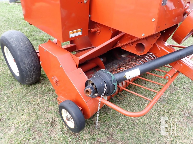 hesston-4550-image-3