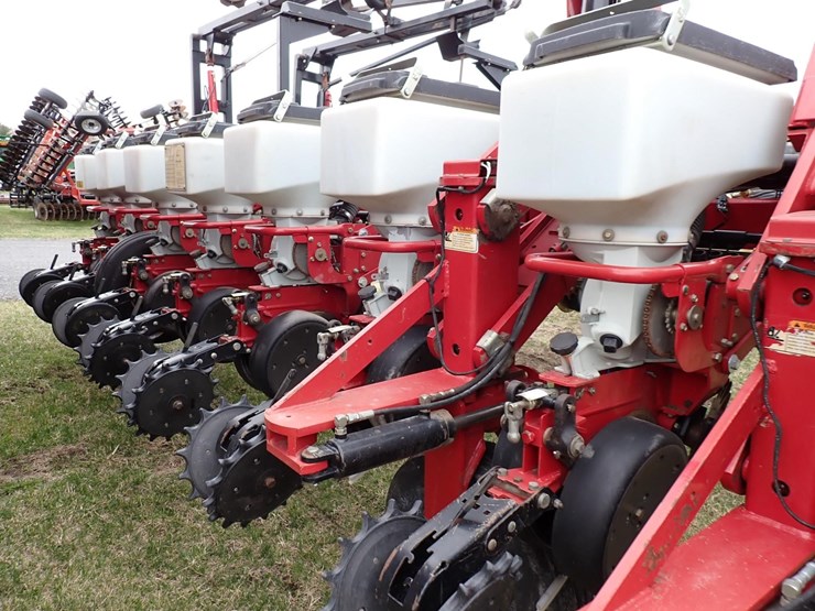 2007-white-8186-image-11