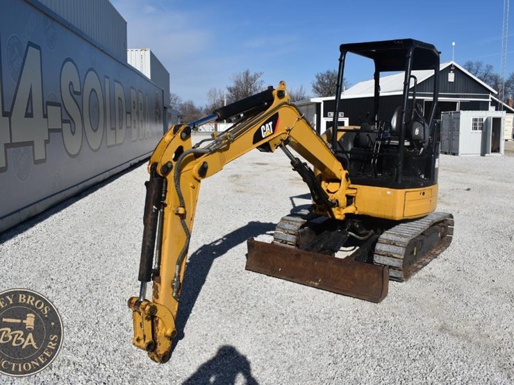 2015-caterpillar-303e-cr-image-16