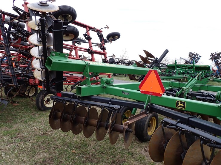 john-deere-630-image-9