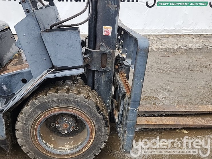 2007-yale-warehouse-forklift,-orops,-3-stage-mast,-lpg-image-9