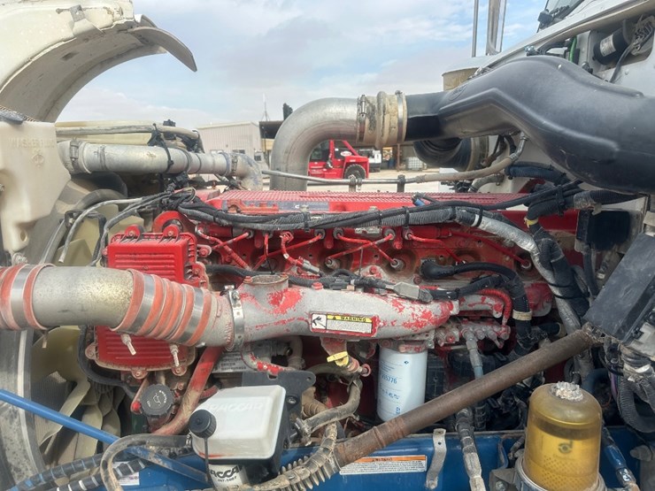 2011-peterbilt-367-image-12