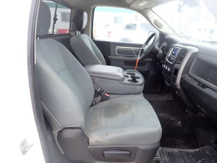 2015-dodge-ram-1500-image-32