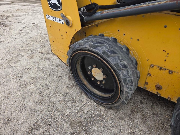 2018-deere-316gr-image-13