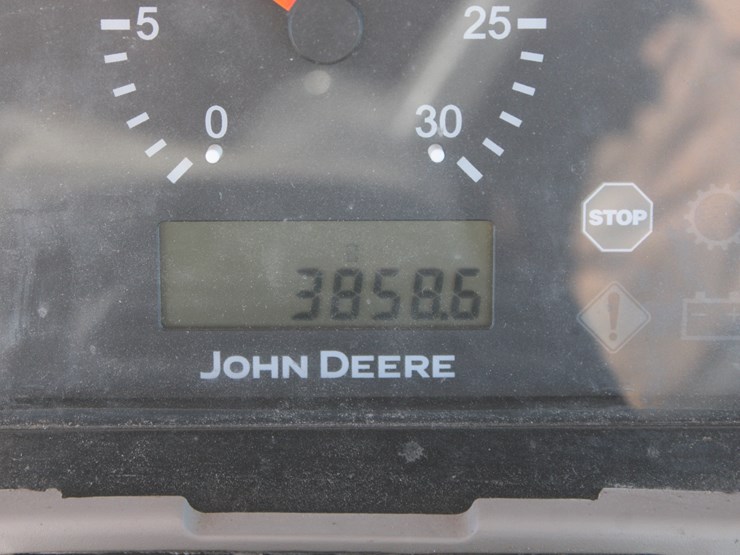 2011-john-deere-6115d-image-61