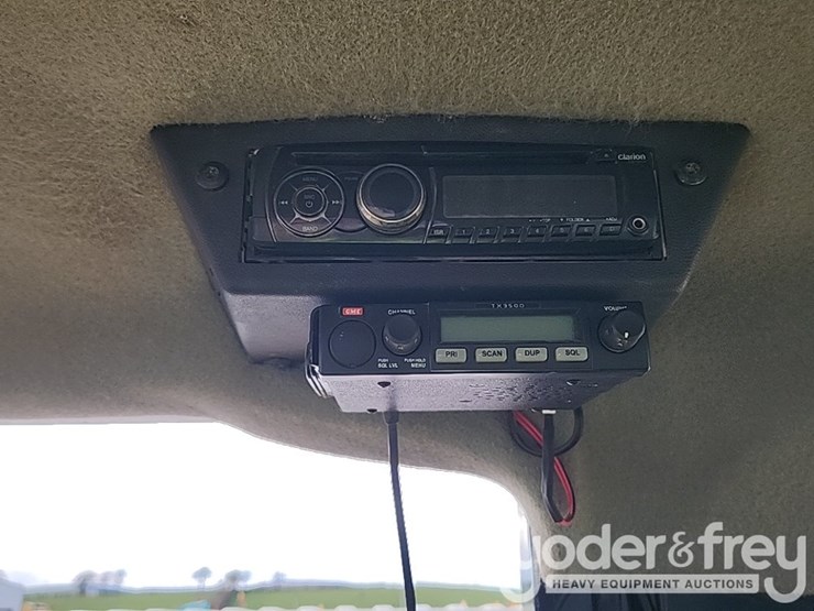 2011-caterpillar-cp74-image-32