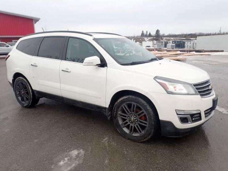 2015-chevrolet-traverse-image-3