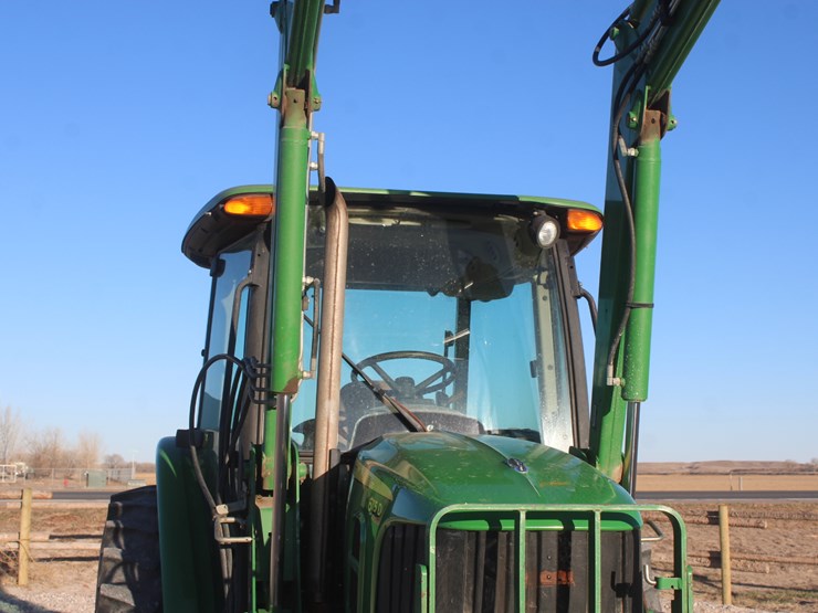 2011-john-deere-6115d-image-67