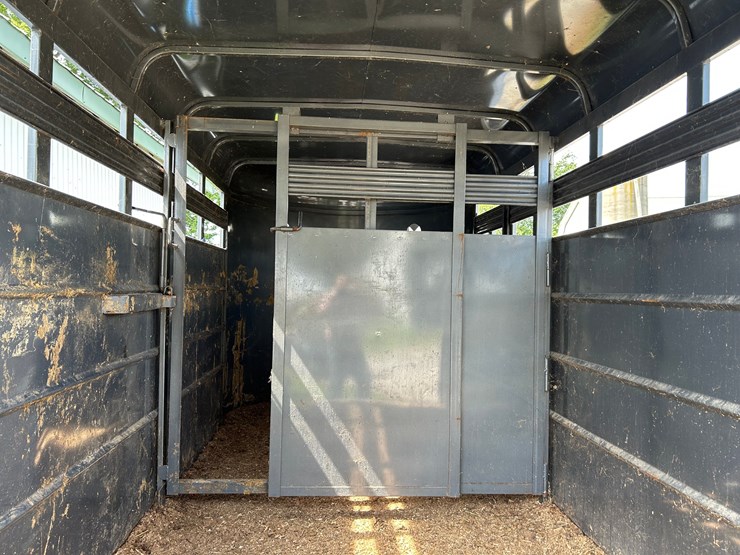 corn-pro-livestock-trailer-image-7