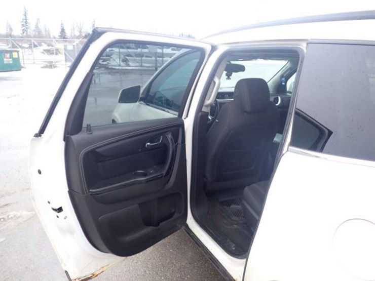 2015-chevrolet-traverse-image-55