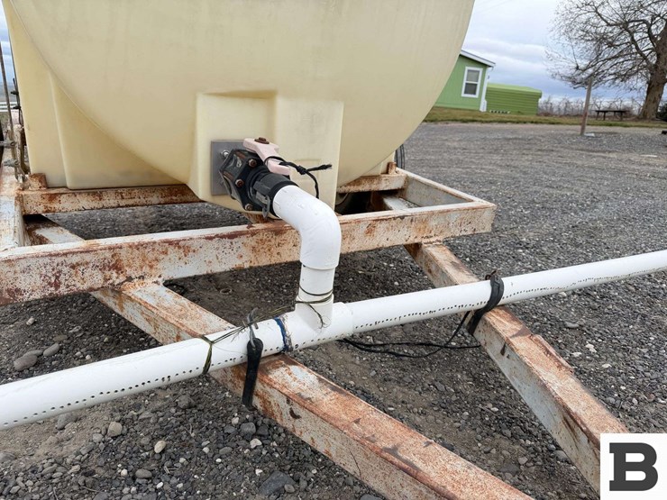 chemigation-trailer-w/-custom-applicator-image-9