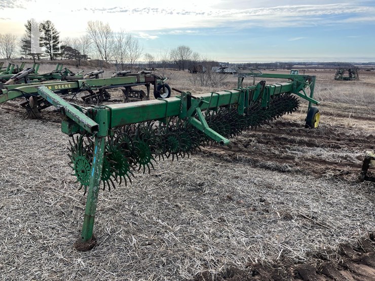 john-deere-111-image-1