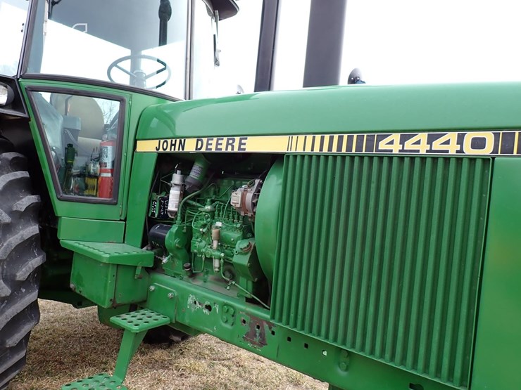 john-deere-4440-image-4
