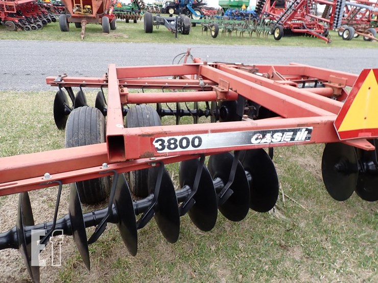 case-ih-3800-image-5