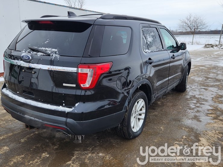 2016-ford-explorer-image-6