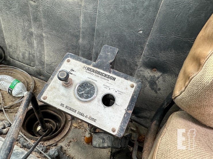 1900-white/gmc-fuel-truck-9618-image-18