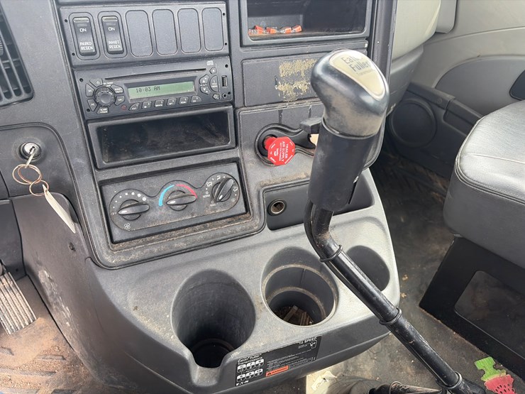 2013-international-prostar-image-17