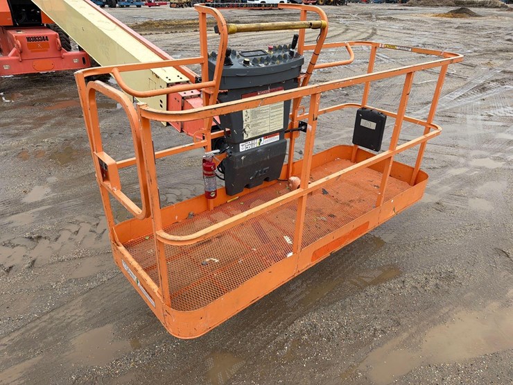 jlg-800s-image-11