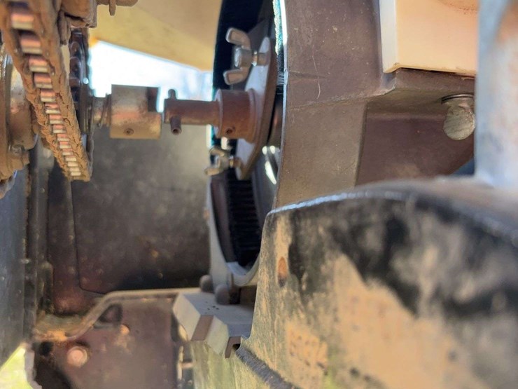 2009-kinze-3600-image-35