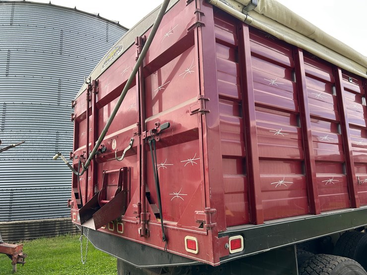 2012-freightliner-/-knapheide-20’-bed-image-11