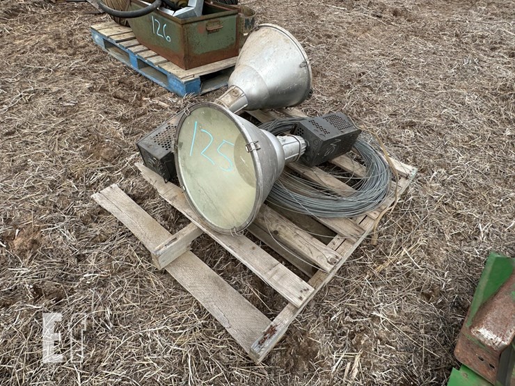 lights-and-wire-image-1