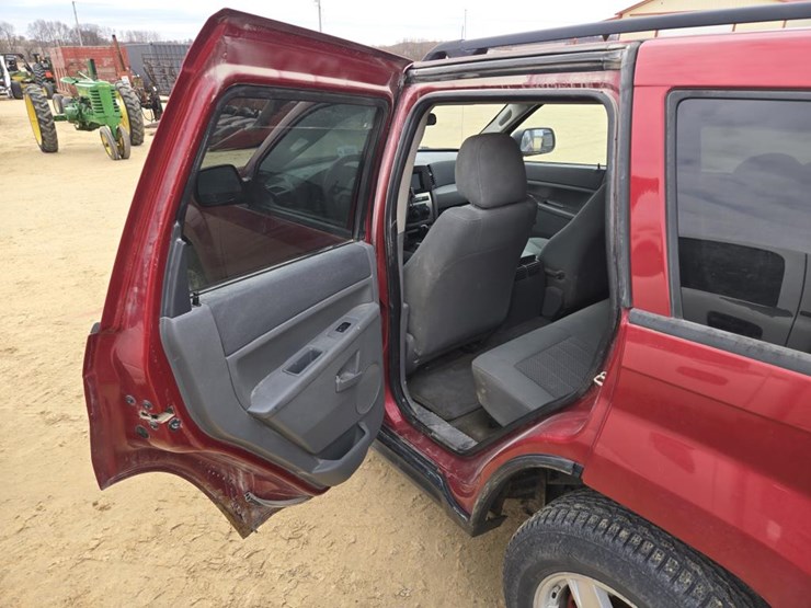2006-jeep-grand-cherokee-laredo-image-15