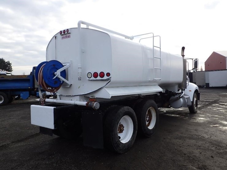 2007-peterbilt-335-image-4