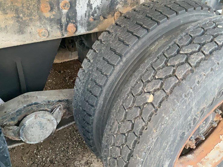 1989-mack-dm690s-image-49