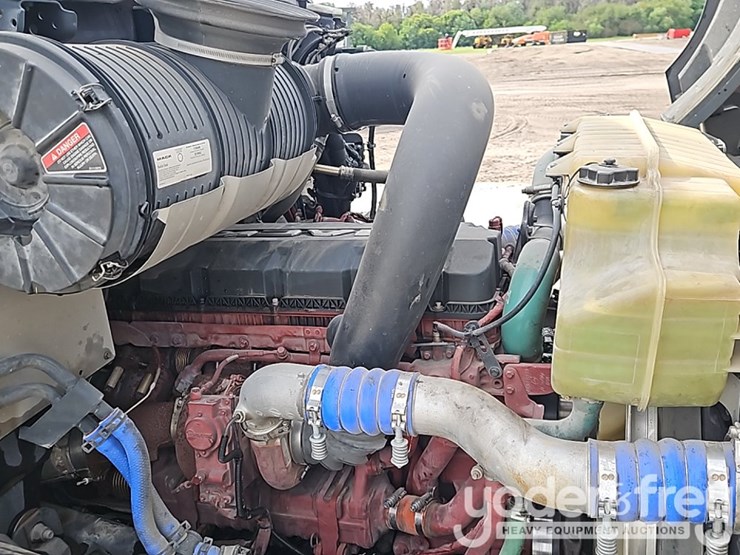 2020-mack-mack-anthem-t64-6x4-truck-tractor,-day-cab,-mp-7-425hp-diesel-engine,-automatic-m-drive-transmission-image-32