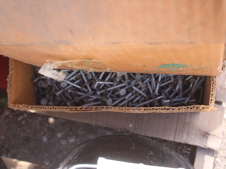 #3007-•-pallet-with-large-assortment-of-nails-and-staples-image-9