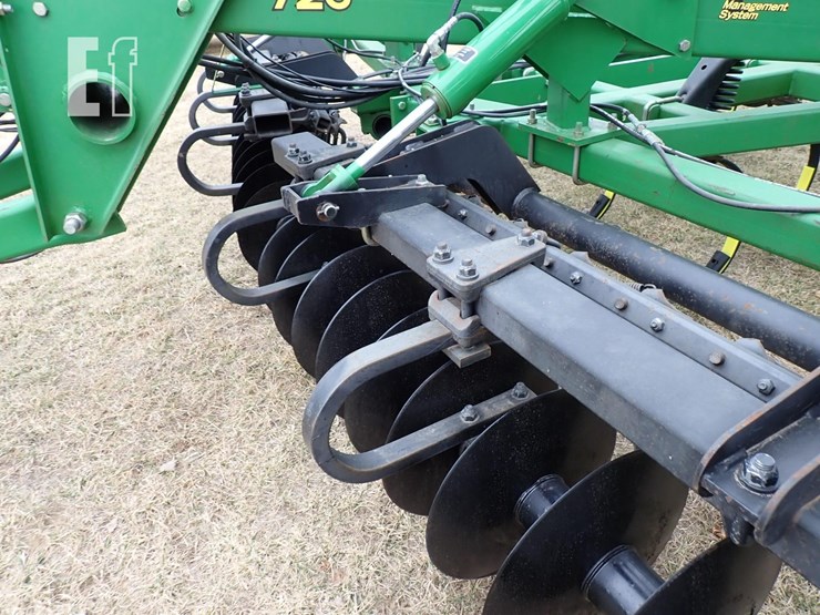 john-deere-726-image-16