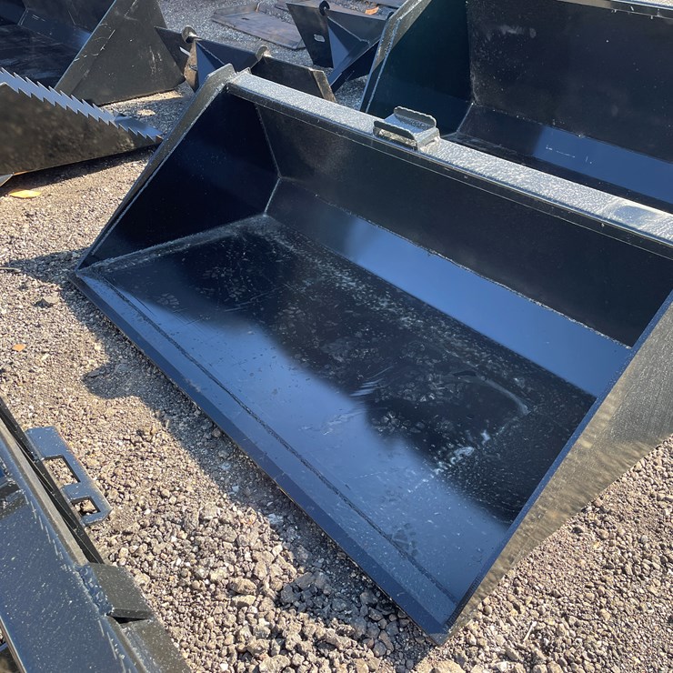#3044 • 66" Skid Steer Bucket with Blade