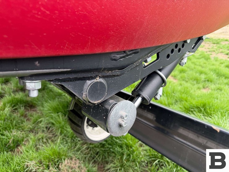 2023-mac-don-fd240-image-61