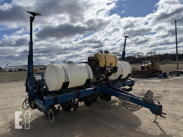 2000-kinze-2000-image-1