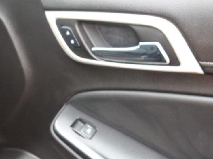 2016-gmc-yukon-denali-image-38