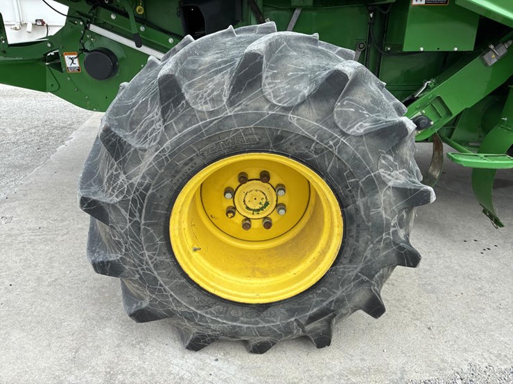 2014-john-deere-s670-image-45