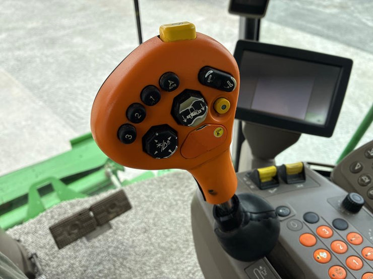 2014-john-deere-s670-image-105